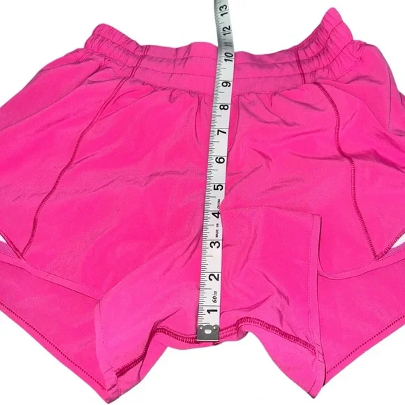 EUC Lululemon Women’s Hotty Hot High-Rise Lined Short 4” in Sonic Pink Size 2 - Picture 4 of 4